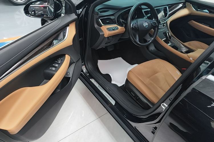 Used Buick LaCrosse 2018 28T Elite Edition Driver Seat