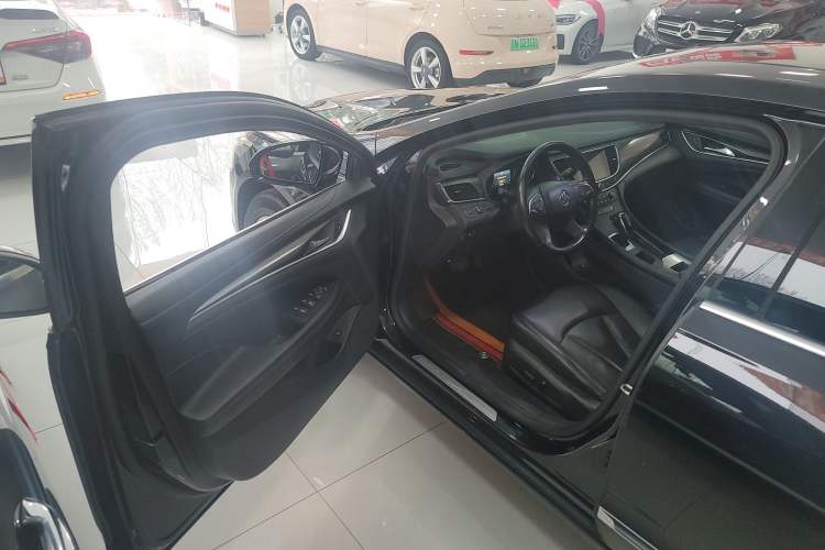 Used Buick LaCrosse 2018 20T Elite Edition Driver Seat