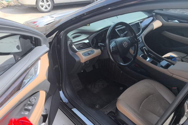 Used Buick LaCrosse 2018 28T Elite Edition Driver Seat