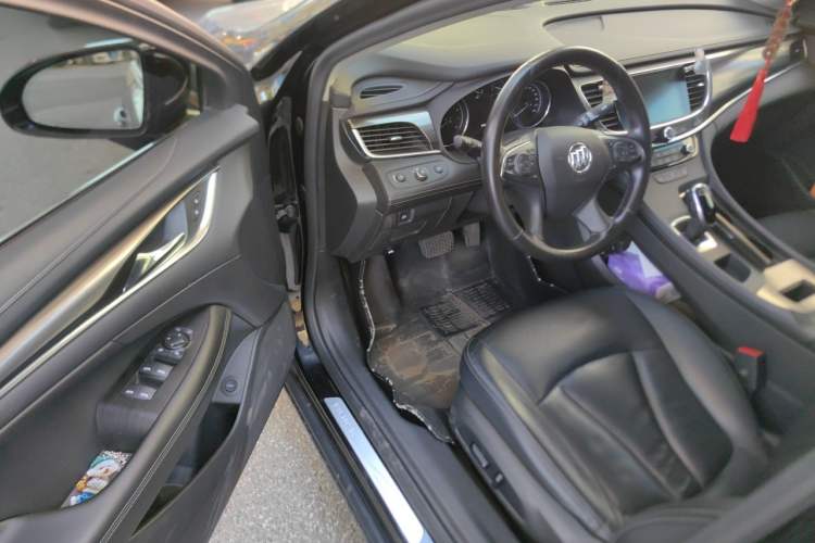 Used Buick LaCrosse 2018 20T Elite Edition Driver Seat