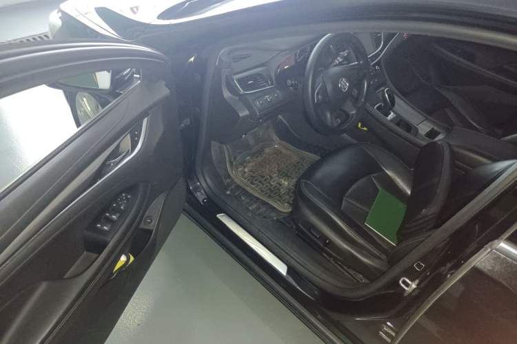 Used Buick LaCrosse 2018 20T Elite Edition Driver Seat