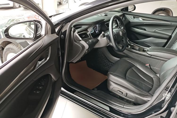 Used Buick LaCrosse 2018 20T Elite Edition Driver Seat