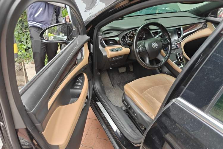 Used Buick LaCrosse 2018 28T Luxury Model Driver Seat