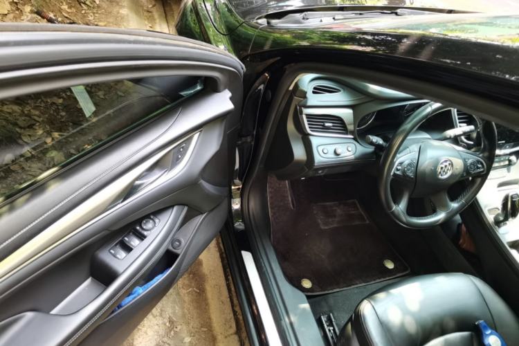 Used Buick LaCrosse 2018 20T Elite Edition Driver Seat