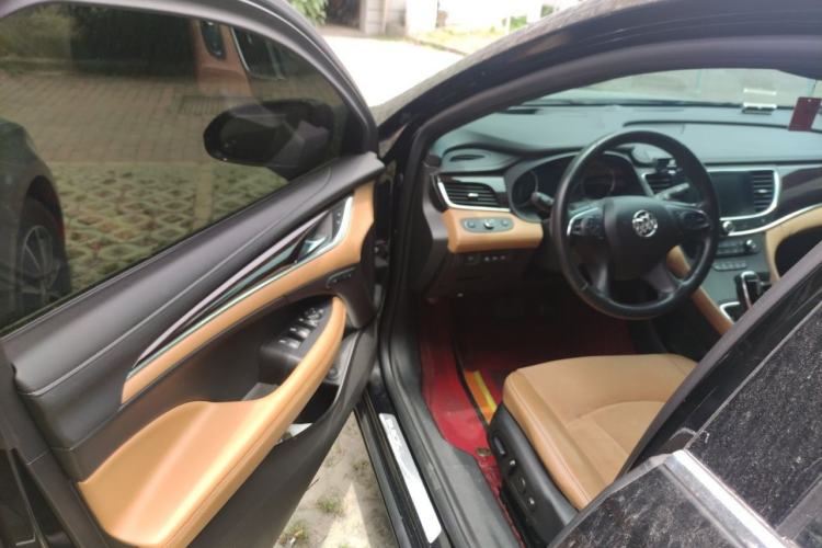 Used Buick LaCrosse 2018 20T Luxury Model Driver Seat