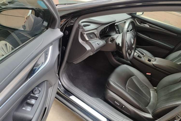 Used Buick LaCrosse 2018 20T Elite Edition Driver Seat