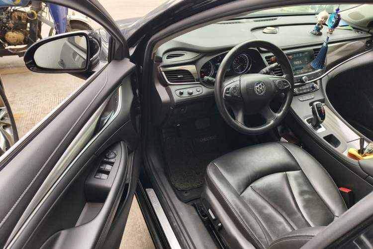 Used Buick LaCrosse 2018 20T Elite Edition Driver Seat