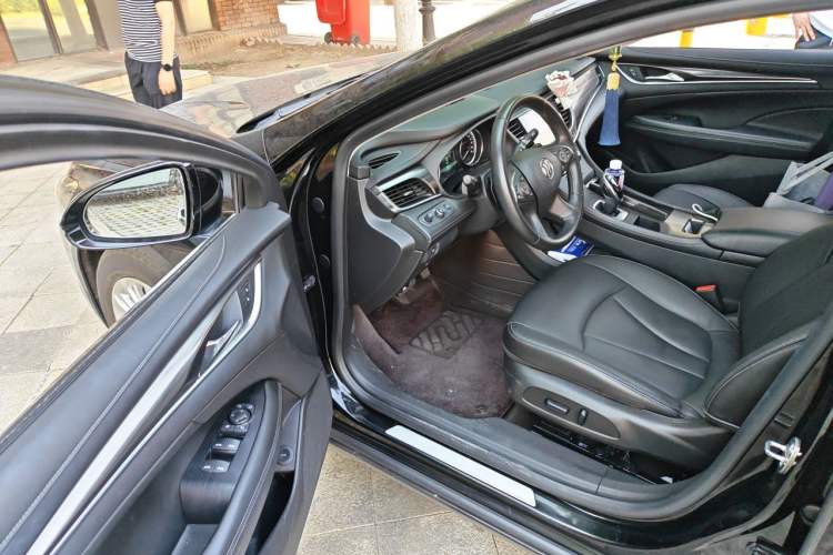 Used Buick LaCrosse 2018 20T Elite Edition Driver Seat