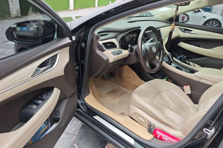 Used Buick LaCrosse 2018 30H Elite Edition Driver Seat