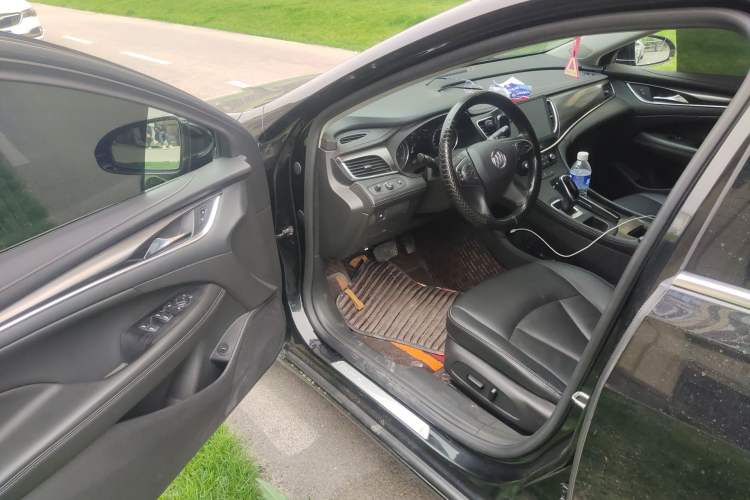 Used Buick LaCrosse 2018 20T Elite Edition Driver Seat
