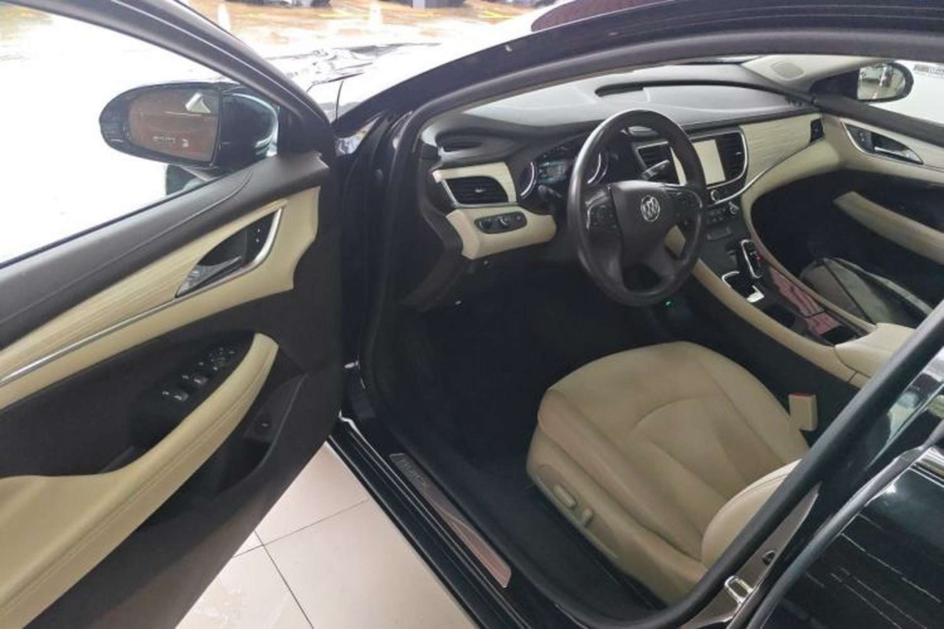 Used Buick LaCrosse 2018 30H Elite Edition Driver Seat