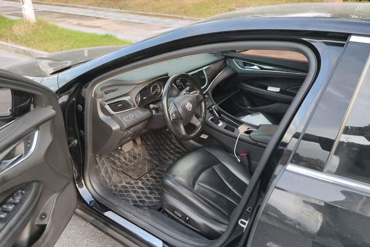 Used Buick LaCrosse 2018 20T Elite Edition Driver Seat