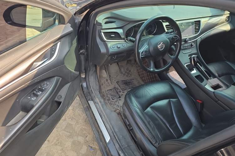 Used Buick LaCrosse 2018 20T Elite Edition Driver Seat