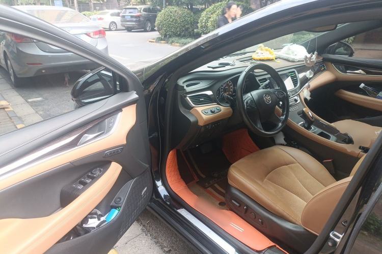 Used Buick LaCrosse 2018 28T Luxury Model Driver Seat