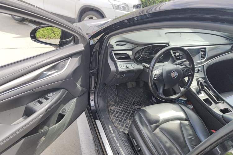 Used Buick LaCrosse 2018 20T Elite Edition Driver Seat