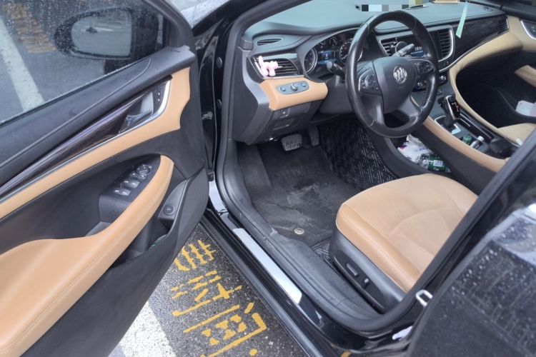 Used Buick LaCrosse 2018 28T Elite Edition Driver Seat