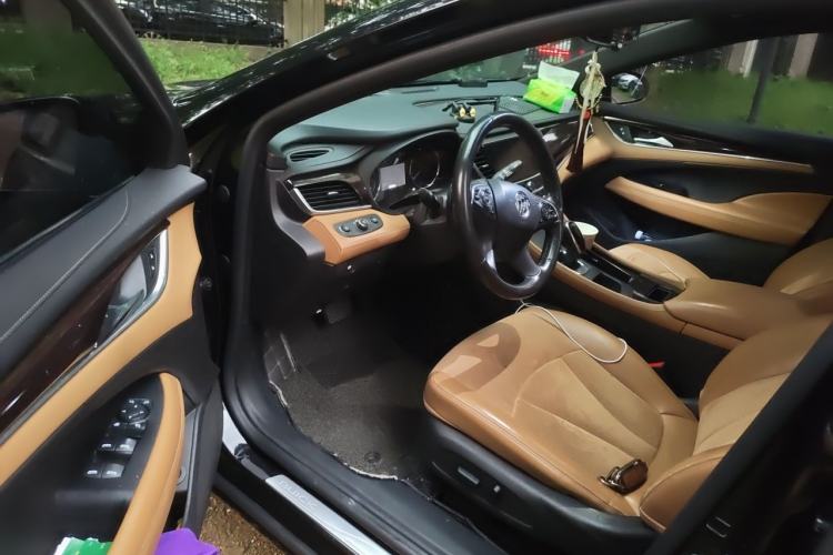 Used Buick LaCrosse 2018 28T Elite Edition Driver Seat