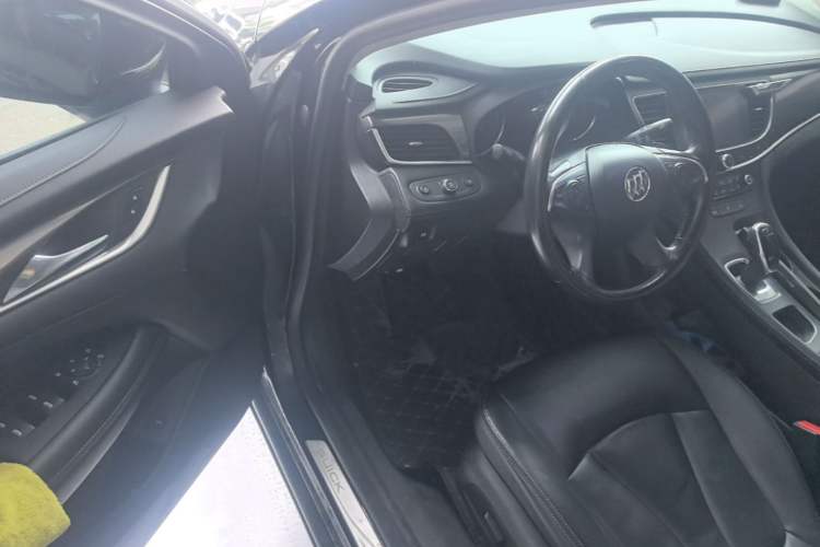 Used Buick LaCrosse 2018 20T Elite Edition Driver Seat