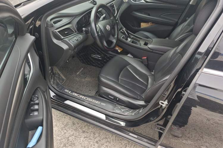 Used Buick LaCrosse 2018 20T Elite Edition Driver Seat