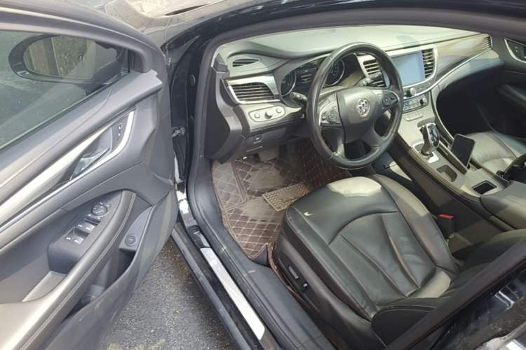 Used Buick LaCrosse 2018 20T Elite Edition Driver Seat
