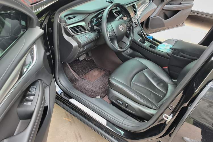 Used Buick LaCrosse 2018 20T Luxury Model Driver Seat