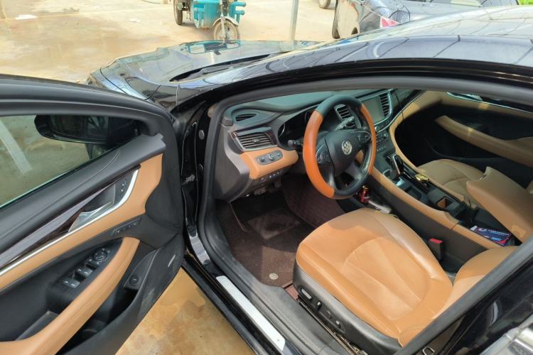 Used Buick LaCrosse 2018 28T Luxury Model Driver Seat