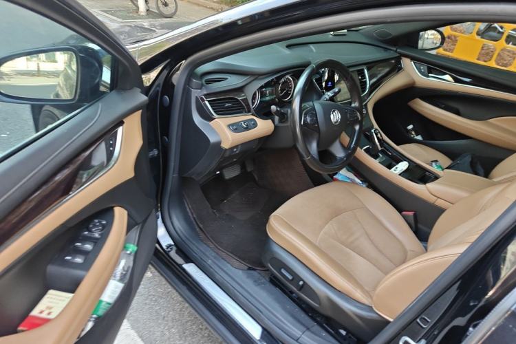 Used Buick LaCrosse 2018 28T Elite Edition Driver Seat