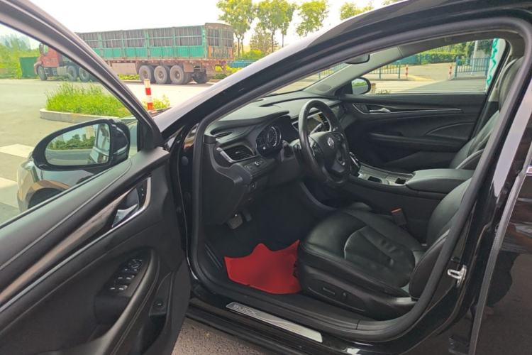 Used Buick LaCrosse 2018 20T Elite Edition Driver Seat