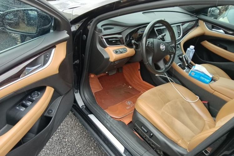 Used Buick LaCrosse 2018 28T Elite Edition Driver Seat