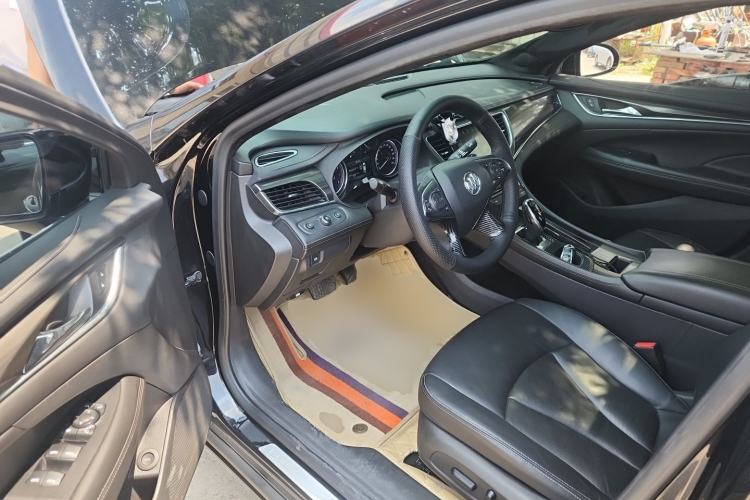 Used Buick LaCrosse 2018 20T Elite Edition Driver Seat