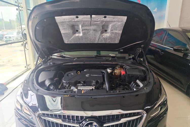 Used Buick LaCrosse 2018 20T Elite Edition Engine Bay