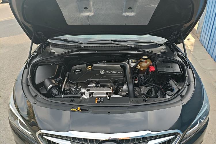 Used Buick LaCrosse 2018 20T Elite Edition Engine Bay