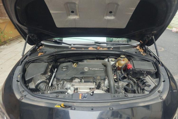 Used Buick LaCrosse 2018 20T Elite Edition Engine Bay