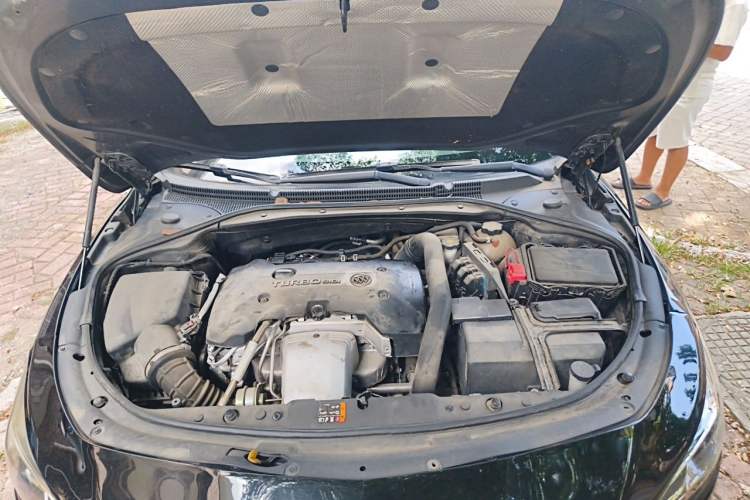 Used Buick LaCrosse 2018 28T Elite Edition Engine Bay