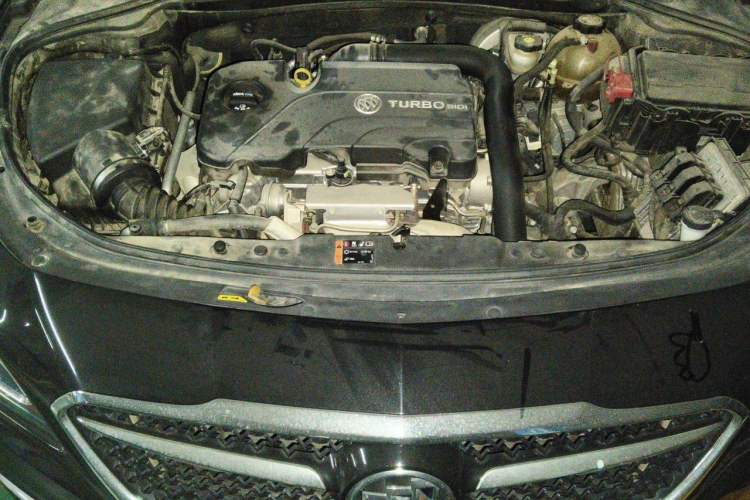Used Buick LaCrosse 2018 20T Elite Edition Engine Bay