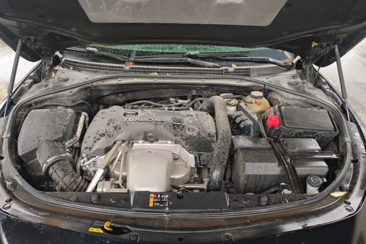 Used Buick LaCrosse 2018 28T Elite Edition Engine Bay