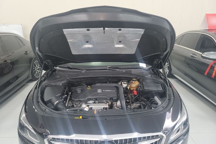 Used Buick LaCrosse 2018 20T Elite Edition Engine Bay