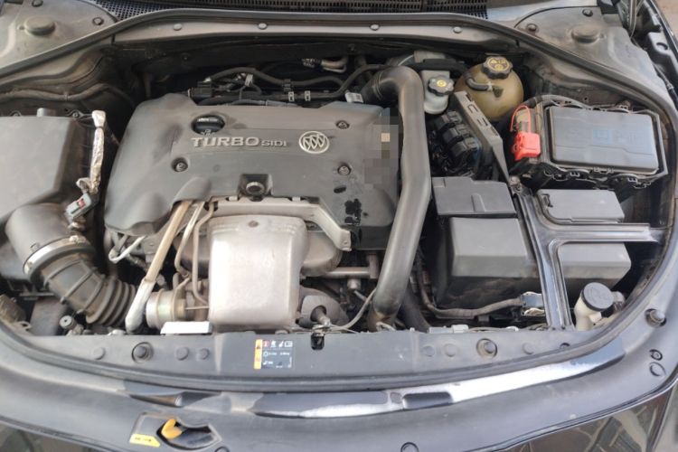 Used Buick LaCrosse 2018 28T Luxury Model Engine Bay