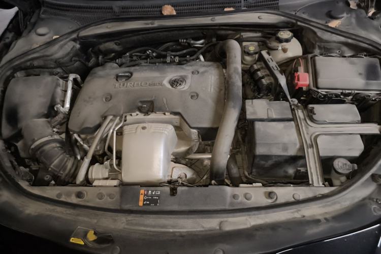 Used Buick LaCrosse 2018 28T Elite Edition Engine Bay