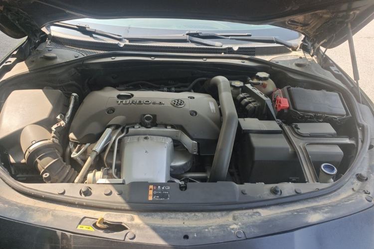 Used Buick LaCrosse 2018 28T Luxury Model Engine Bay