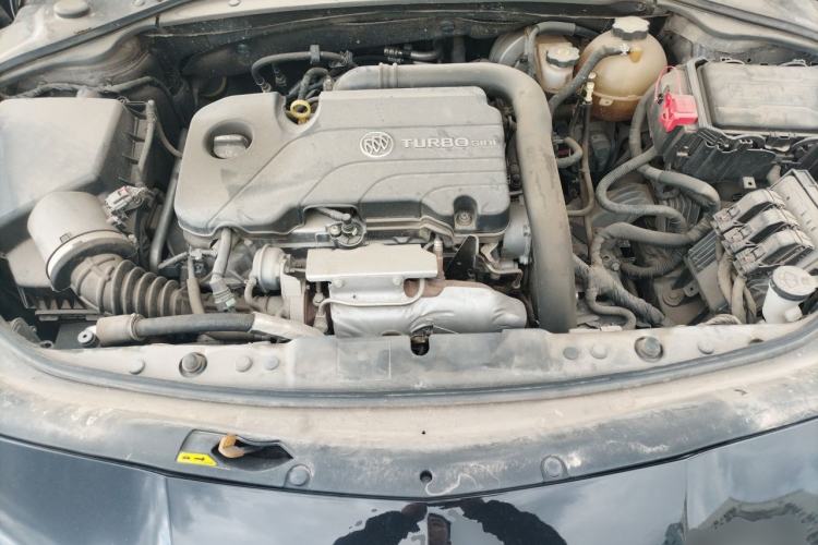 Used Buick LaCrosse 2018 20T Elite Edition Engine Bay