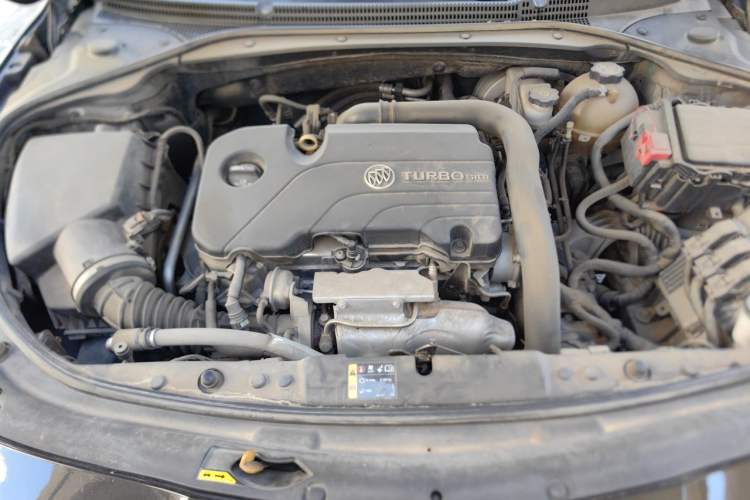 Used Buick LaCrosse 2018 20T Elite Edition Engine Bay