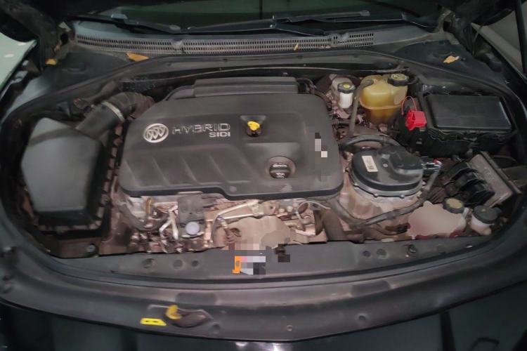 Used Buick LaCrosse 2018 30H Luxury Edition Engine Bay