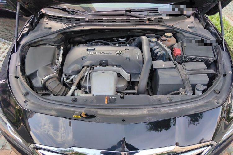 Used Buick LaCrosse 2018 28T Elite Edition Engine Bay