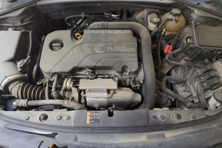 Used Buick LaCrosse 2018 20T Elite Edition Engine Bay