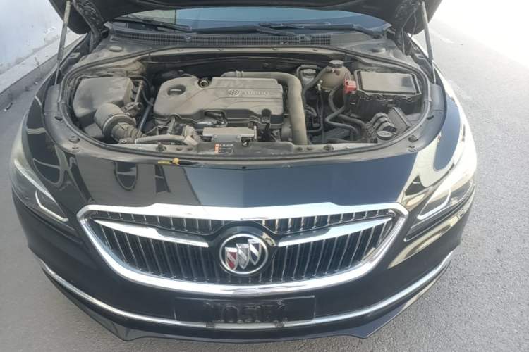 Used Buick LaCrosse 2018 20T Elite Edition Engine Bay
