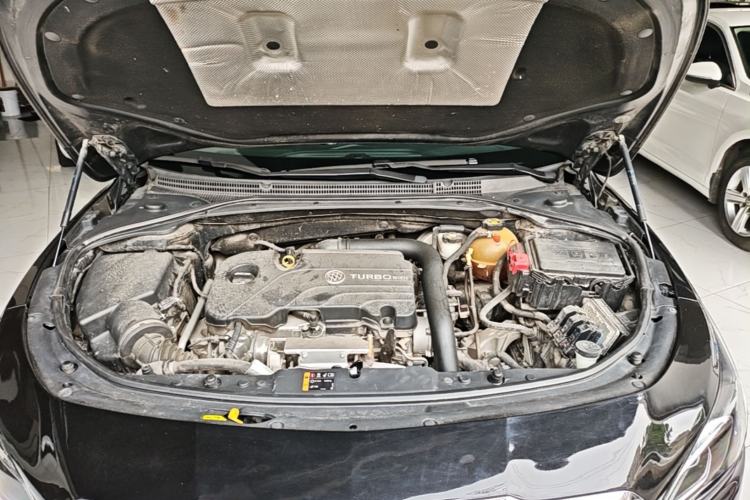 Used Buick LaCrosse 2018 20T Elite Edition Engine Bay