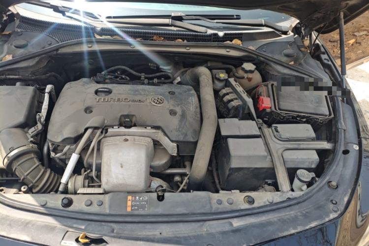 Used Buick LaCrosse 2018 28T Luxury Model Engine Bay