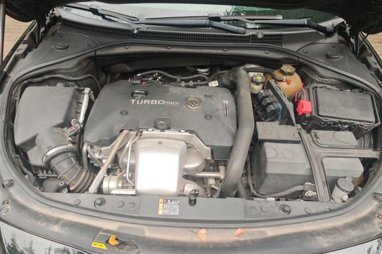 Used Buick LaCrosse 2018 28T Elite Edition Engine Bay