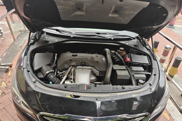 Used Buick LaCrosse 2018 28T Luxury Model Engine Bay